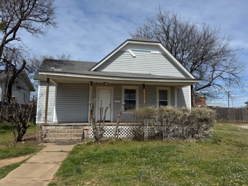 1031 E Lee Ave in Sapulpa, OK - Building Photo