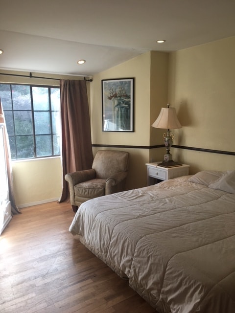 26413 Birch Pl, Unit Carmel Studio in Carmel, CA - Foto de edificio - Building Photo