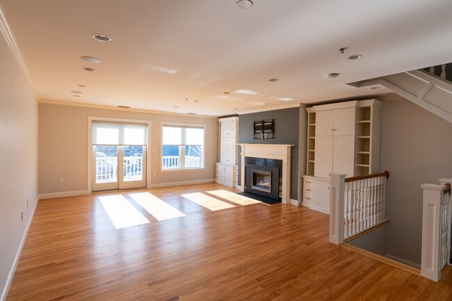 606 Chandlers Wharf in Portland, ME - Building Photo - Building Photo