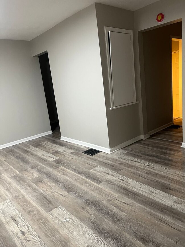 property at 1464 W 32nd St