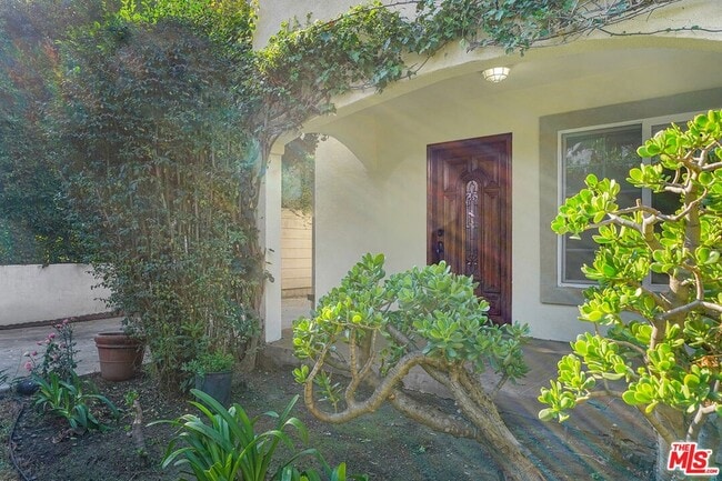 property at 743 N Las Palmas Ave