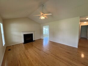 87 Willow Pond Ct in Lillington, NC - Foto de edificio - Building Photo