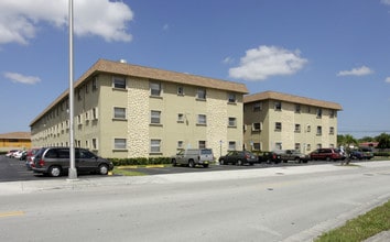Martha's Apartments in Hialeah, FL - Building Photo - Building Photo
