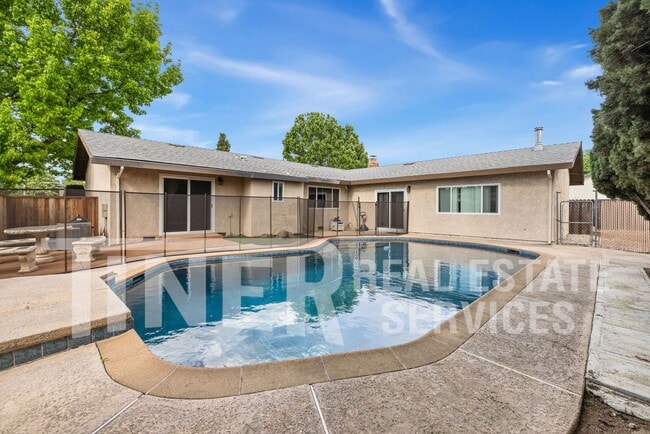 property at 511 Lyndhurst Ave