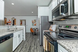 9914 Military Dr W in San Antonio, TX - Building Photo - Building Photo