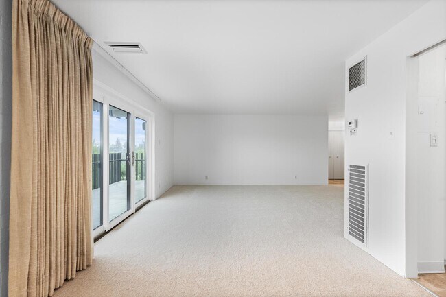 460 S Marion St Pkwy, Unit 651 Denver CO 80209 in Denver, CO - Building Photo - Building Photo