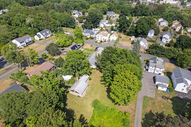 160 Beecher St in Southington, CT - Building Photo - Building Photo