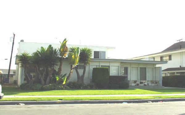 2132 W 157th St in Gardena, CA - Foto de edificio