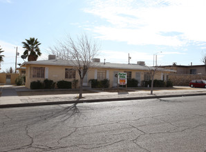 Porter Villa in El Paso, TX - Building Photo - Building Photo