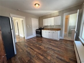 301 Griffiths St in Syracuse, NY - Building Photo - Building Photo