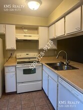 702 S Pantano Rd in Tucson, AZ - Building Photo - Building Photo