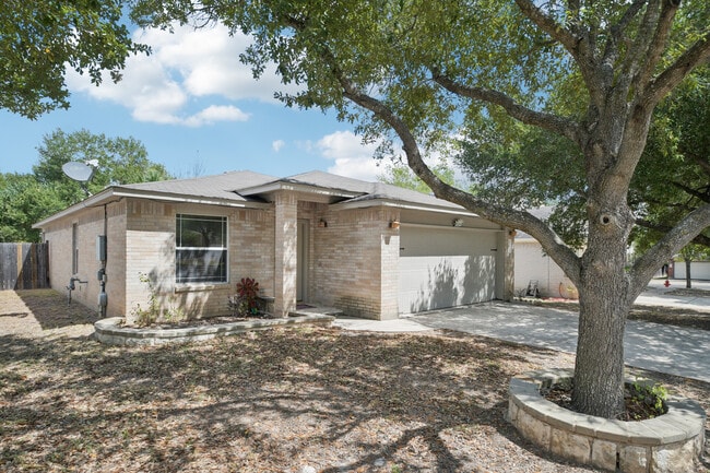 247 San Felipe Dr in Kyle, TX - Building Photo - Building Photo