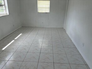 5882 Bimini Cir E in West Palm Beach, FL - Building Photo - Building Photo