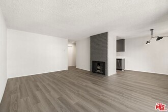 1457 Butler Ave, Unit 2 in Los Angeles, CA - Foto de edificio - Building Photo