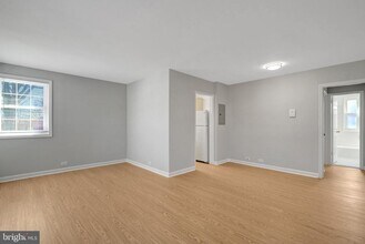 206 N Trenton St in Arlington, VA - Building Photo - Building Photo