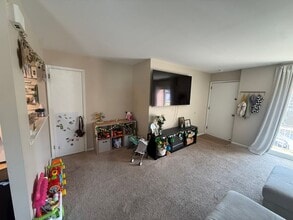 9153 Ellie Dr in Philadelphia, PA - Building Photo - Building Photo