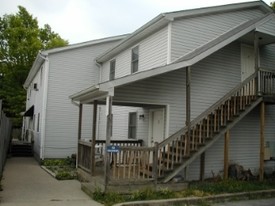 200 Douglas Ave in Versailles, KY - Building Photo