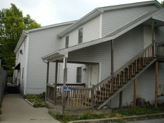 200 Douglas Ave in Versailles, KY - Foto de edificio