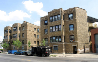 7415-7423 N Rogers Ave Apartments