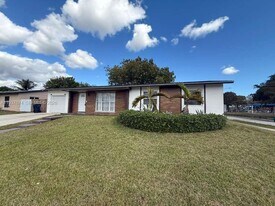 15563 SW 107th Pl in Miami, FL - Building Photo