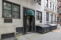 320 E 90th St in New York, NY - Building Photo - Building Photo