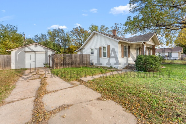 612 N Custer St in Wichita, KS - Building Photo - Building Photo