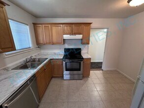 11455 SE 35th Ave in Milwaukie, OR - Foto de edificio - Building Photo