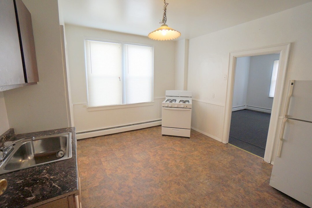 468 Amherst St in Buffalo, NY - Building Photo