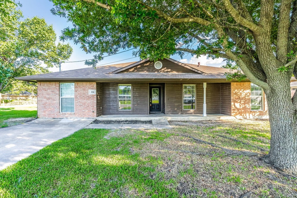 206 E Holly in Crandall, TX - Building Photo