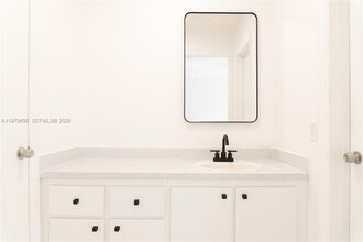 1525 NW 19th Terrace in Miami, FL - Building Photo - Building Photo