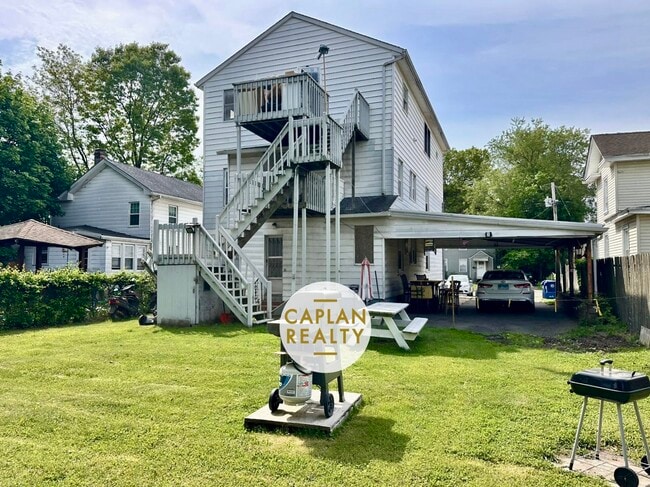 109 Court St, Unit 3