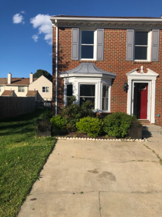 461 San Roman Dr in Chesapeake, VA - Building Photo