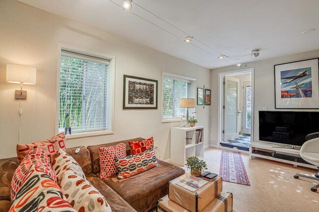 649 El Centro Rd in El Sobrante, CA - Building Photo - Building Photo