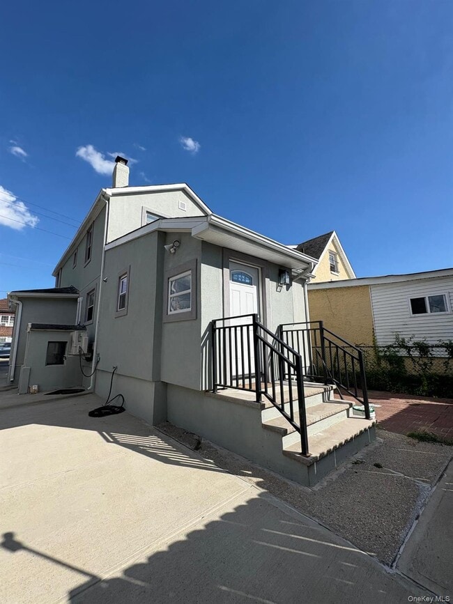 276 Meacham Ave in Elmont, NY - Building Photo - Building Photo