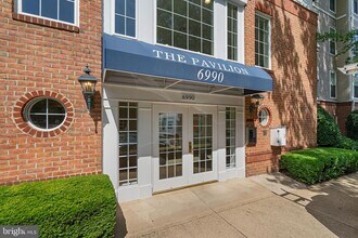 6990 Falls Reach Dr in Falls Church, VA - Building Photo - Building Photo