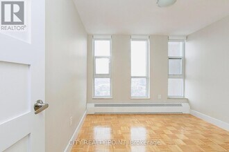 666 Spadina Ave. in Toronto, ON - Building Photo - Building Photo