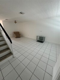 6135 SW 129th Pl in Miami, FL - Foto de edificio - Building Photo