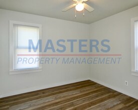 926 Searles Rd in Toledo, OH - Building Photo - Building Photo