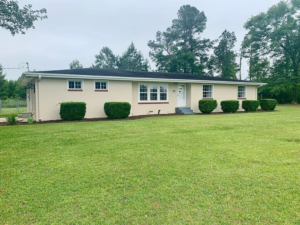 718 Camp Swamp Rd in Longs, SC - Building Photo