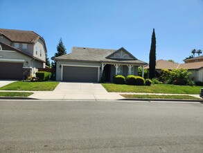 2326 Bridgeton Way in Stockton, CA - Building Photo - Building Photo