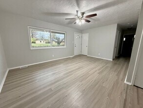 8704 Zodiac Dr in Cincinnati, OH - Building Photo - Building Photo