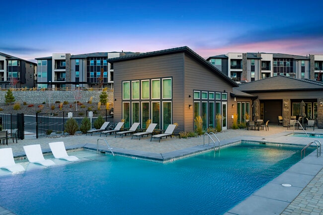 The Keystone Trailhead Village in Reno, NV - Foto de edificio - Building Photo