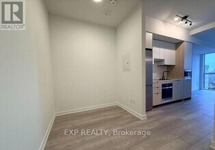 1007 The Queensway in Toronto, ON - Building Photo - Building Photo