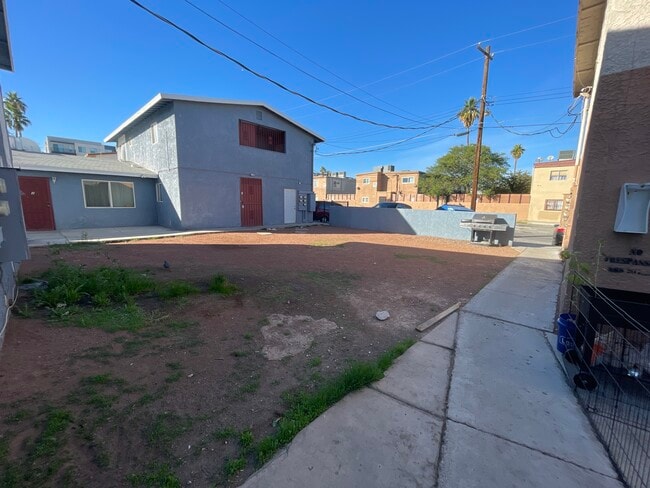 510 McKellar Cir, Unit 2 in Las Vegas, NV - Foto de edificio - Building Photo
