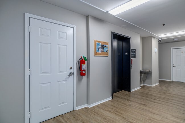 McGowan Flats Apartments in Little Rock, AR - Building Photo - Interior Photo