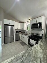 862 Carrier Dr in Strasburg, VA - Building Photo - Building Photo