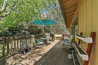 6913 Navarro Ct in Citrus Heights, CA - Foto de edificio - Building Photo