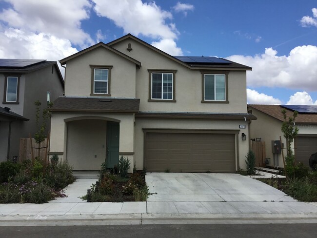 3875 Roberts Ave in Clovis, CA - Building Photo - Building Photo