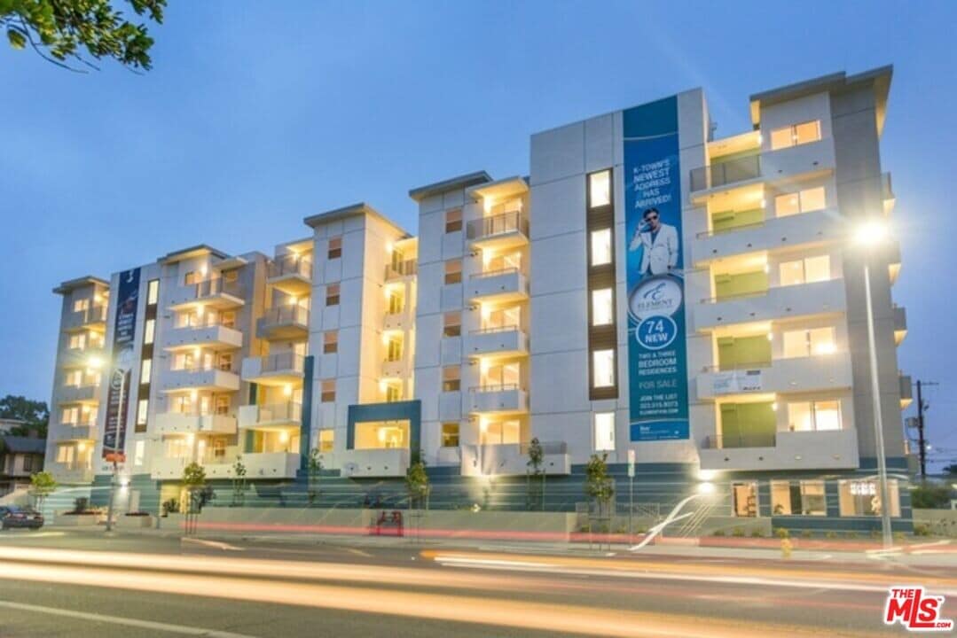 436 Virgil Ave in Los Angeles, CA - Building Photo