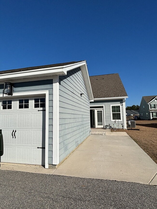 608 Ravensridge Ln in Moncks Corner, SC - Building Photo - Building Photo